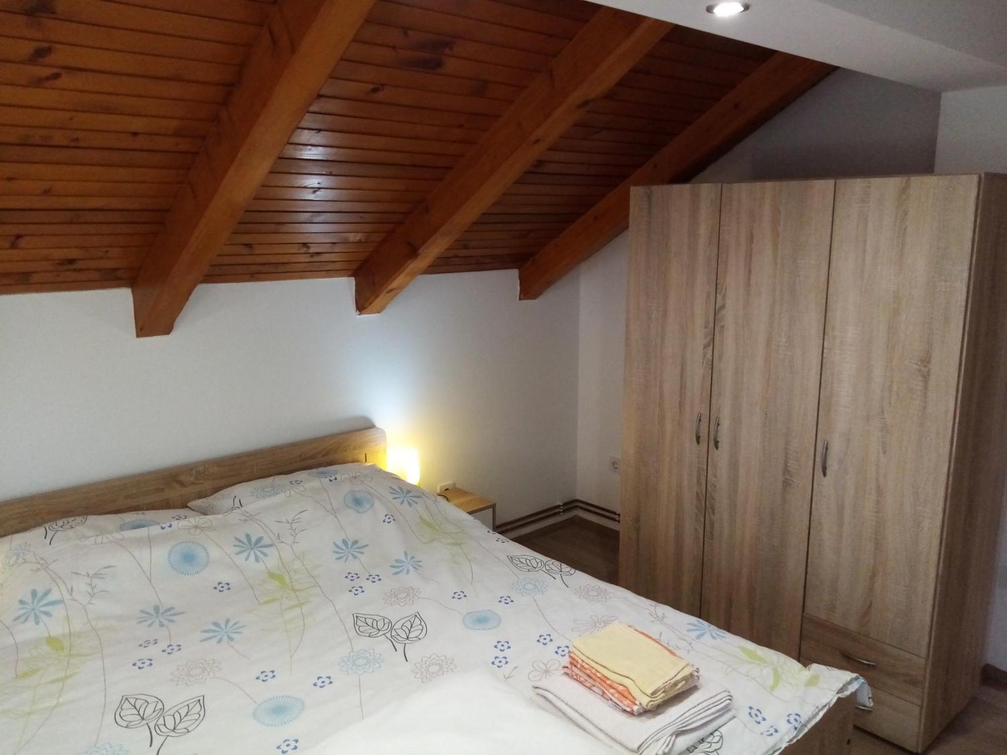 2 Apartment *